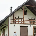Dolyna Mykolaya Деревянный коттедж Мигово